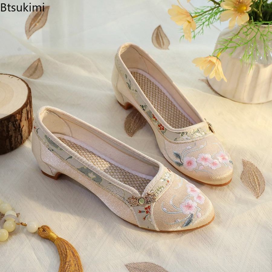Embroidery Simple - Nuove Scarpe da Donna 2026 Stile