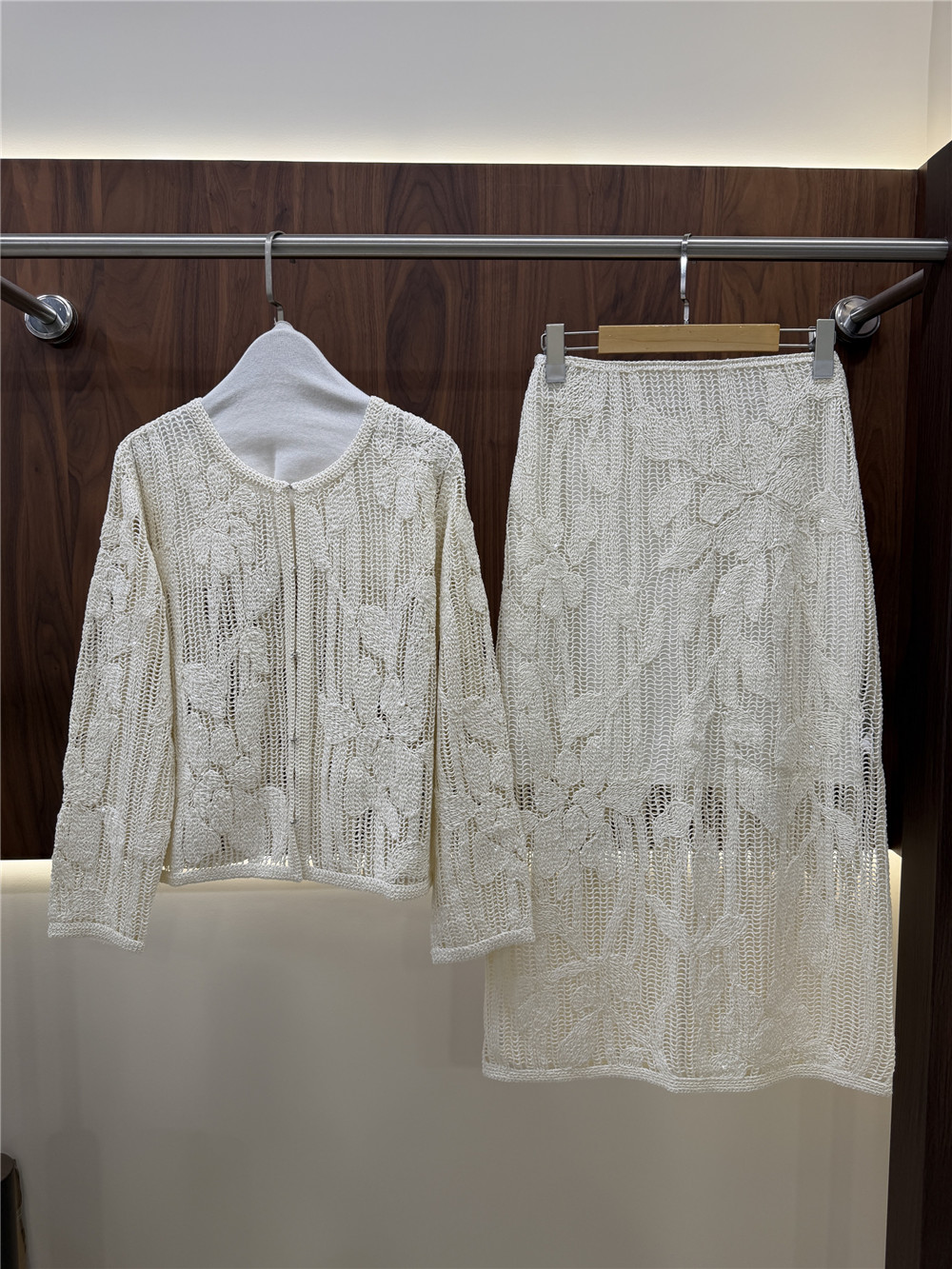 Set in maglia traforata ricama - Embroidery Cardigan recensione e prezzo