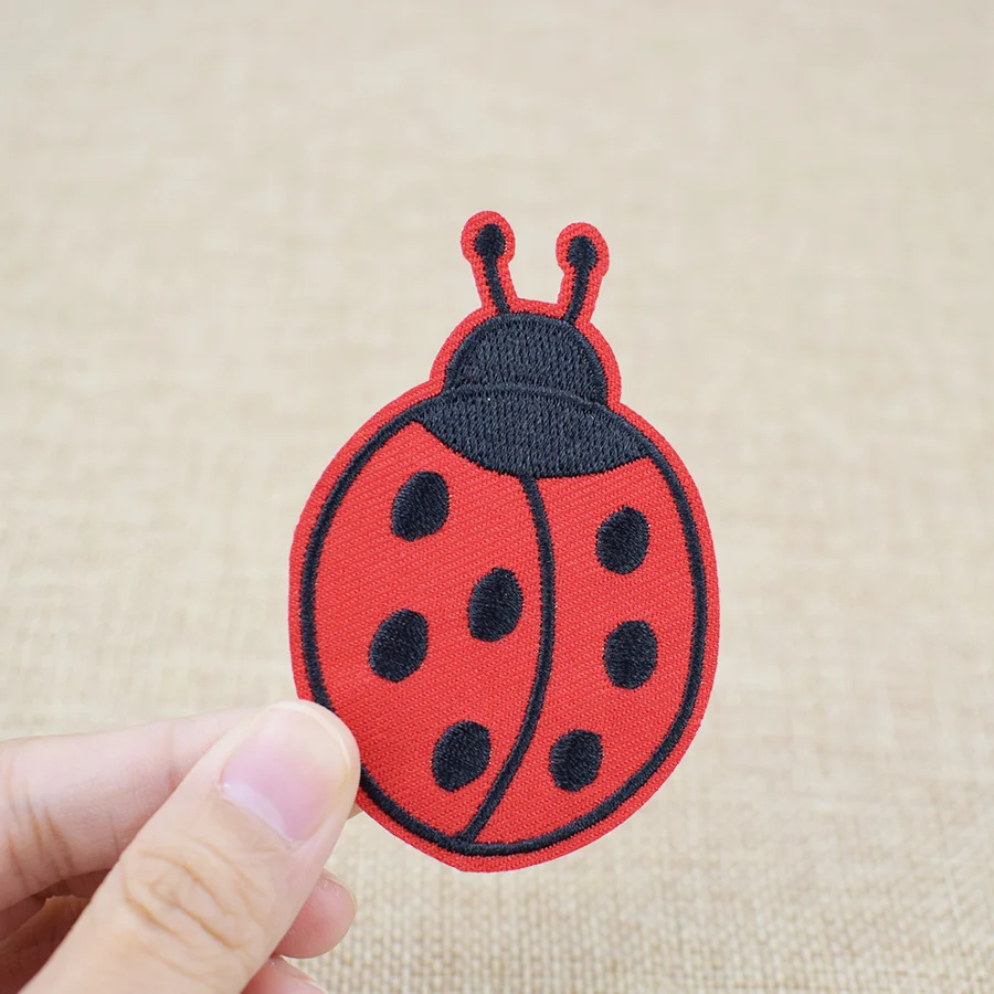 Toppe E Stemmi per I Vestiti d - Embroidery Lady Bug recensione e prezzo